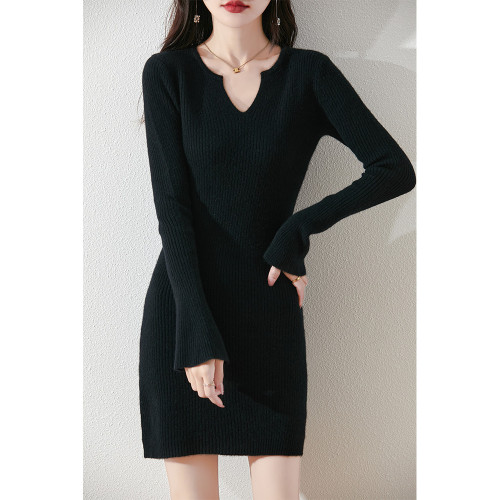 圓v領毛衣連衣裙女秋冬新款中長款羊毛寬松打底裙抽條針織包臀裙