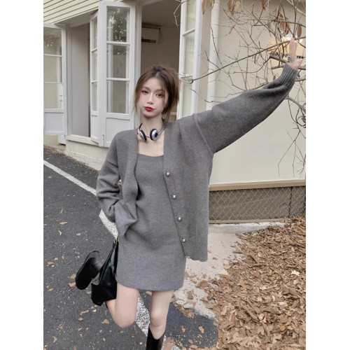 氣質高級感灰色針織開衫吊帶裙女兩件套秋冬新款中長款毛衣套裝女 氣質高級感灰色針織開衫吊帶裙女兩件套秋冬新款中長款毛衣套裝女