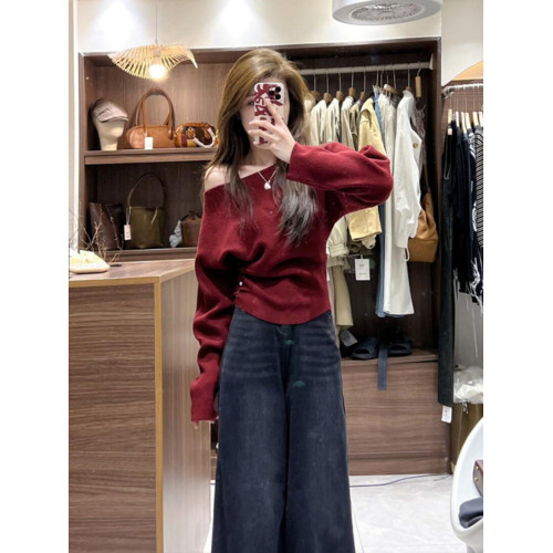 深秋初冬穿搭灰色不規則斜肩毛衣女秋冬季修身露肩收腰針織衫上衣