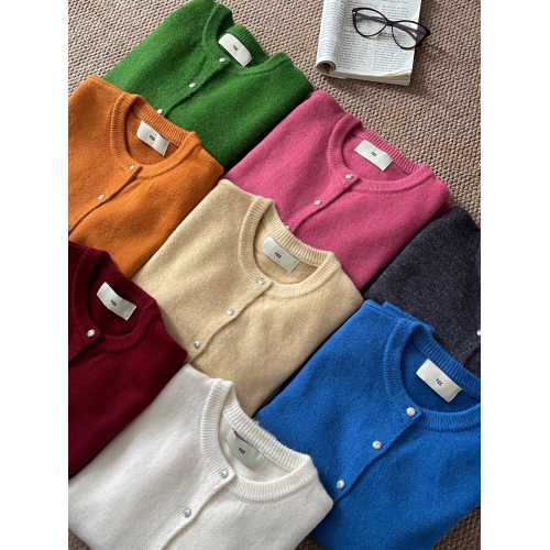 秋冬bi備百搭單品！韓代@e*g 復古小銀釦合身版型針織毛衣外套