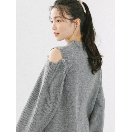 H 秋冬新款   肩部紐釦 露肩設計感 圓領寬松套頭長袖毛衣女