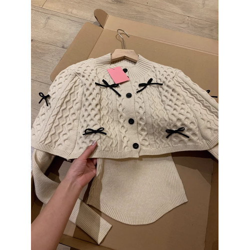 高級感超好看針織衫上衣女秋冬季內搭蝴蝶結披肩鬭蓬毛衣兩件套裝