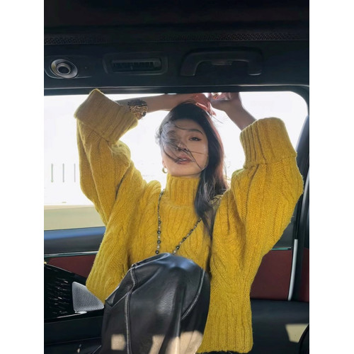 高級感黃色浣熊絨半高領毛衣女秋冬加厚慵懶風套頭麻花針織衫上衣