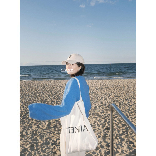 法式慵懶風浣熊絨藍色套頭毛衣女秋冬加厚溫柔內搭打底針織衫上衣 法式慵懶風浣熊絨藍色套頭毛衣女秋冬加厚溫柔內搭打底針織衫上衣