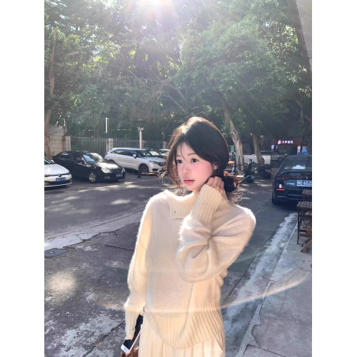 慵懶風高級設計感高領毛衣女秋冬寬松外穿軟糯奶呼呼套頭白色上衣 慵懶風高級設計感高領毛衣女秋冬寬松外穿軟糯奶呼呼套頭白色上衣