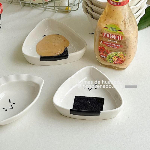 超可愛飯團形狀卡通調味碟蘸料碟醋碟釉下彩個性日式搞怪餐具ins