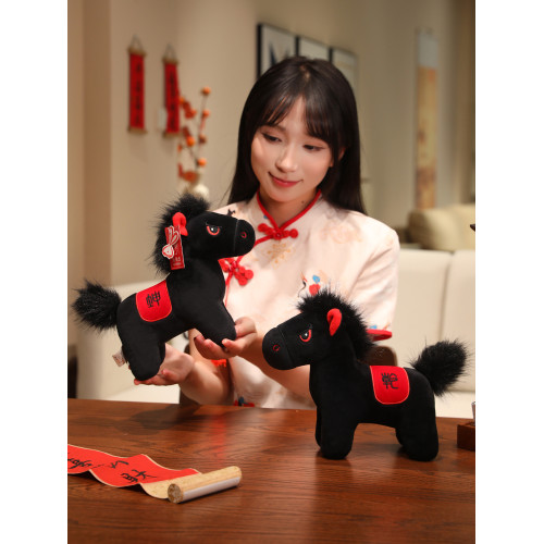 2026馬年吉祥物公仔乾坤黑馬毛絨玩具生肖小馬玩偶布娃娃掛件禮品