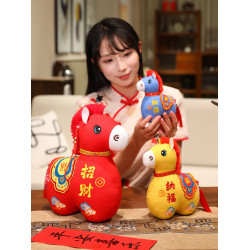 2026馬年吉祥物公仔國風布藝馬招財納福馬玩偶生肖馬掛件新年禮品