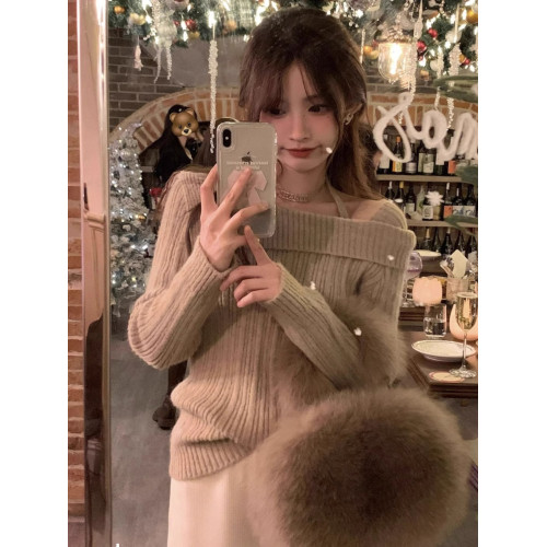 粉色一字領露肩毛衣女秋季新款高級感溫柔風漏鎖骨掛脖針織衫上衣