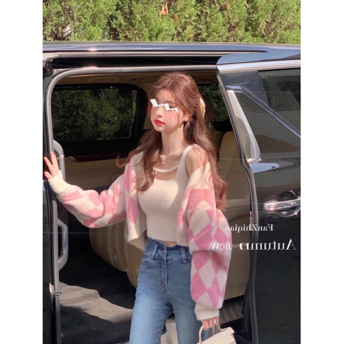 粉色菱格毛衣外套女秋冬復古設計感小衆短款針織開衫上衣吊帶套裝