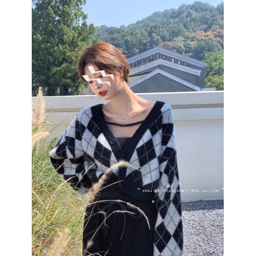 粉色菱格毛衣外套女秋冬復古設計感小衆短款針織開衫上衣吊帶套裝