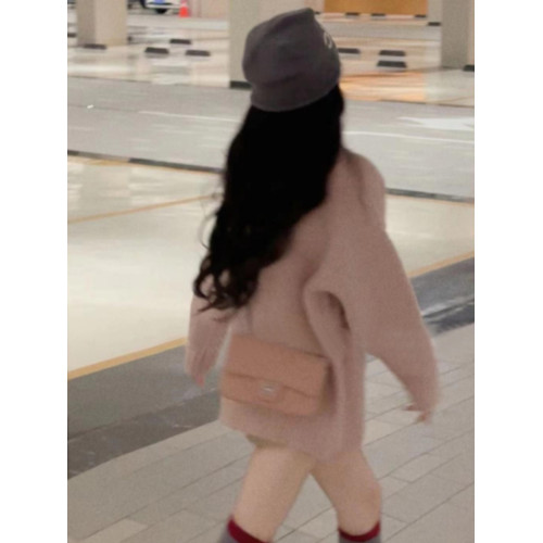 日系慵嬾風粉色V領長袖毛衣外套女秋冬季軟糯粗針織開衫上衣寬鬆