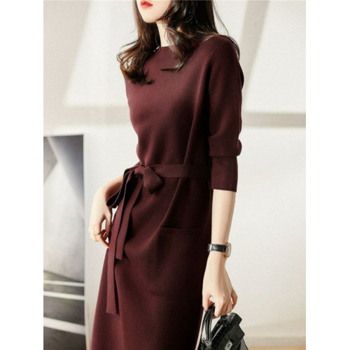 新年戰袍酒紅色系帶收腰毛衣裙女秋冬新款內搭開叉長袖針織連衣裙