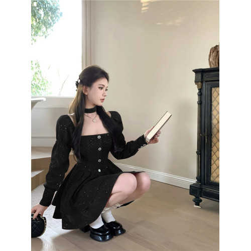 新年戰袍紅色絲絨連衣裙子女秋冬季高級感畱洋千金穿搭生日小禮裙