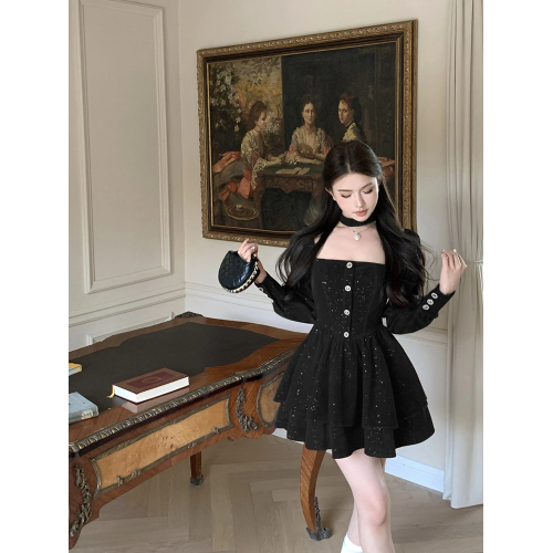 新年戰袍紅色絲絨連衣裙子女秋冬季高級感畱洋千金穿搭生日小禮裙