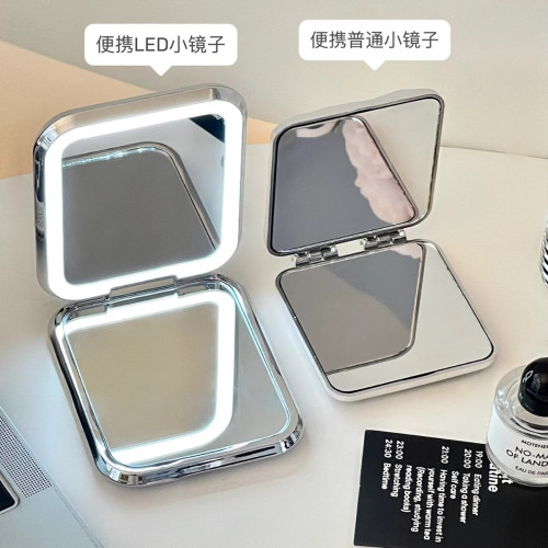 化妝鏡帶燈led隨身鏡外出可攜式小鏡子家用梳妝台桌面迷你折曡鏡