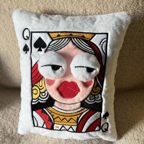 小紅書同款毛絨刺繡撲克牌抱枕靠墊枕頭高顔值趣味送朋友閨蜜禮物