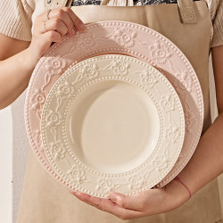 浮雕草莓盤子菜盤家用2026新款碗盤子陶瓷餐具高顔值深盤湯盤組合