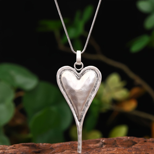 A Lady's Stylish Heart shaped Pendant Necklace Retro吊墜