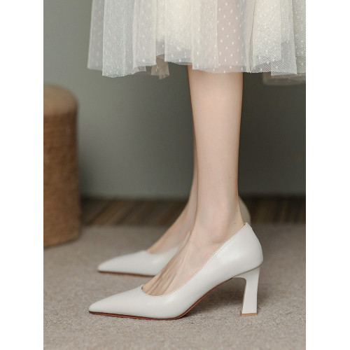 羊皮米白色尖頭高跟鞋女粗跟5公分2025年新款不累腳7公分面試單鞋