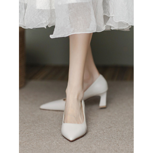 羊皮米白色尖頭高跟鞋女粗跟5公分2025年新款不累腳7公分面試單鞋