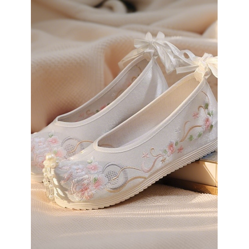 春夏新款漢服鞋子女翹頭綉花鞋演出古風刺綉古裝弓鞋老北京布鞋女 春夏新款漢服鞋子女翹頭綉花鞋演出古風刺綉古裝弓鞋老北京布鞋女