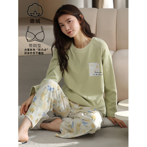 啄木鳥德絨睡衣女帶胸墊秋冬季長袖加絨加厚保暖薄絨款家居服套裝