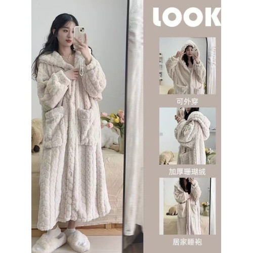 秋冬季2025新款睡衣女珊瑚絨保暖卡通小熊外袍加絨加厚睡袍家居服