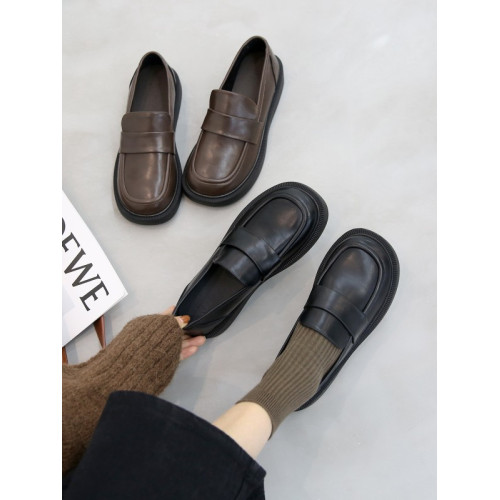 帥氣厚底小皮鞋女粗跟2025新品英倫風軟皮軟底豆豆樂福鞋33到46碼 帥氣厚底小皮鞋女粗跟2025新品英倫風軟皮軟底豆豆樂福鞋33到46碼