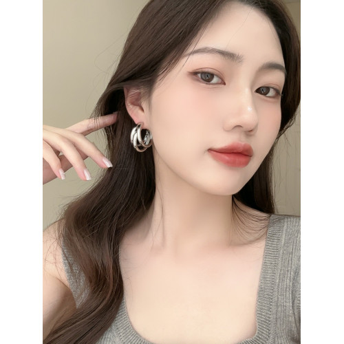 S925銀針歐美風誇張金屬爪子三環圈圈耳環冷淡風個性潮人網紅耳飾 S925銀針歐美風誇張金屬爪子三環圈圈耳環冷淡風個性潮人網紅耳飾