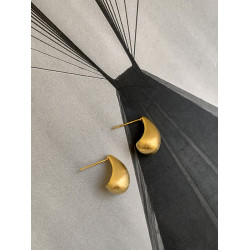 S925銀針小衆設計金屬拉絲小水滴豆豆耳釘高級感氣質時髦耳環短款