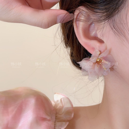 粉色歐根紗花瓣耳環2025新款小衆設計感氣質耳墜超仙度假花朵耳飾