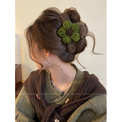 秋冬毛線花朵髮夾抓夾女高級感2025新款後腦勺盤髮鯊魚夾大號髮飾