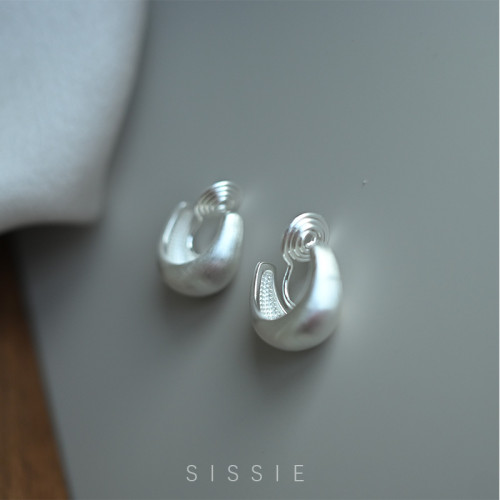 高級感銀色拉絲水滴形耳圈素圈蚊香盤耳夾無耳洞女簡約耳飾耳環 高級感銀色拉絲水滴形耳圈素圈蚊香盤耳夾無耳洞女簡約耳飾耳環