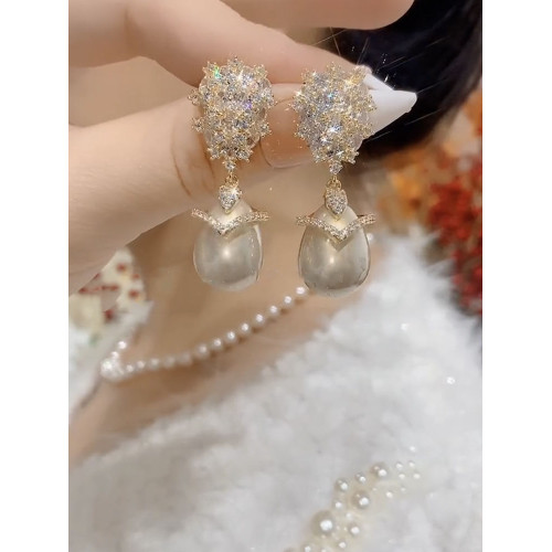 高貴奢華香檳色水滴珍珠耳環氣質復古鑲嵌鋯石銀針耳釘設計感耳飾 高貴奢華香檳色水滴珍珠耳環氣質復古鑲嵌鋯石銀針耳釘設計感耳飾