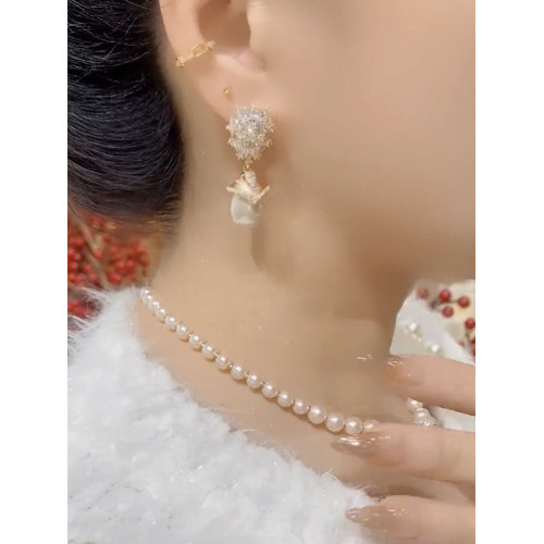 高貴奢華香檳色水滴珍珠耳環氣質復古鑲嵌鋯石銀針耳釘設計感耳飾 高貴奢華香檳色水滴珍珠耳環氣質復古鑲嵌鋯石銀針耳釘設計感耳飾