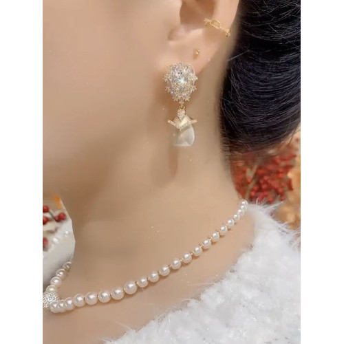 高貴奢華香檳色水滴珍珠耳環氣質復古鑲嵌鋯石銀針耳釘設計感耳飾 高貴奢華香檳色水滴珍珠耳環氣質復古鑲嵌鋯石銀針耳釘設計感耳飾