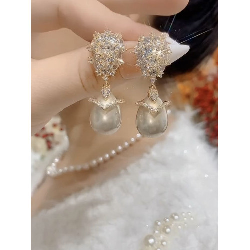 高貴奢華香檳色水滴珍珠耳環氣質復古鑲嵌鋯石銀針耳釘設計感耳飾 高貴奢華香檳色水滴珍珠耳環氣質復古鑲嵌鋯石銀針耳釘設計感耳飾