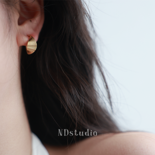 ND＜慵懶星期六＞幾何扭曲C圈蚊香盤耳夾無耳洞高級感輕奢百搭女