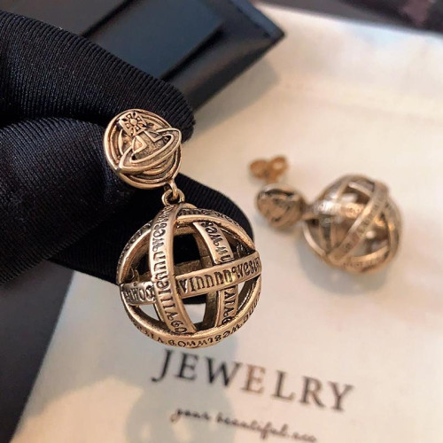 西太後字母球球耳墜2026新款爆款土星耳釘輕奢高級感龐克復古耳環