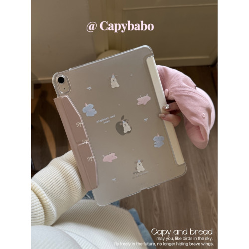 CAPYBABO《玩偶家族》2025新款筆袋原創設計可愛插畫平板iPad殼膚感磁吸適用於ipad789代Air456pro2024mini6