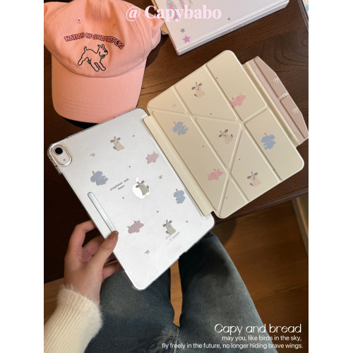 CAPYBABO《玩偶家族》2025新款筆袋原創設計可愛插畫平板iPad殼膚感磁吸適用於ipad789代Air456pro2024mini6