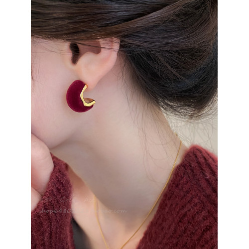 紅色新年絲絨耳釘女2026秋冬新款耳飾飾品高級感小衆復古港風耳環