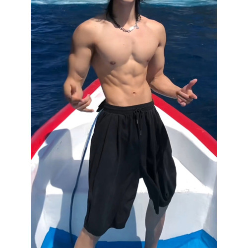 黑色尼龍速乾運動短褲男夏季外穿薄款冰絲沙灘褲子美式寬鬆五分褲 黑色尼龍速乾運動短褲男夏季外穿薄款冰絲沙灘褲子美式寬鬆五分褲