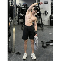 黑色健身運動短褲男款美式薄款透氣褲子外穿休閒跑步不過膝四分褲