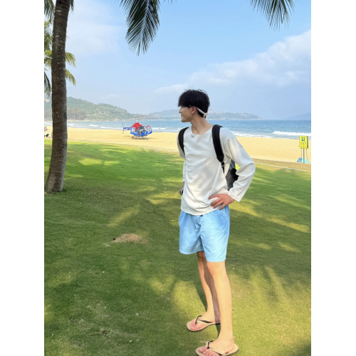夏日多巴胺穿搭藍色尼龍速乾短褲男海邊沙灘度假休閒不過膝五分褲