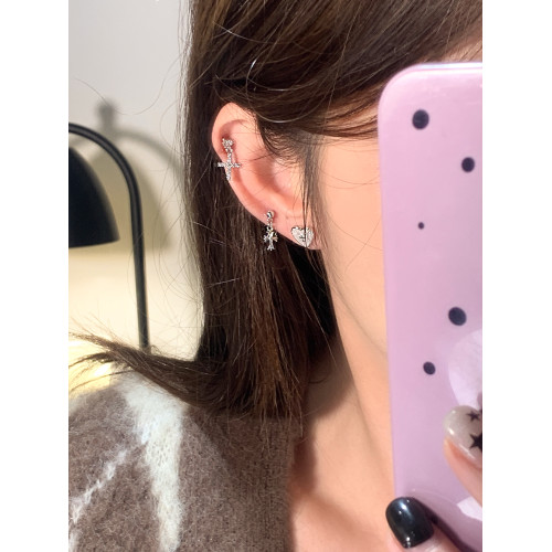 嘟嘟夫婦獨特十字架超閃耳釘女醫用鈦鋼耳蝸釘防過敏養耳洞耳骨環 嘟嘟夫婦獨特十字架超閃耳釘女醫用鈦鋼耳蝸釘防過敏養耳洞耳骨環