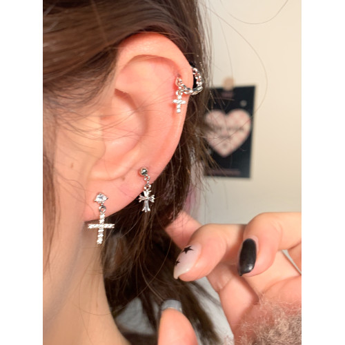 嘟嘟夫婦獨特十字架超閃耳釘女醫用鈦鋼耳蝸釘防過敏養耳洞耳骨環 嘟嘟夫婦獨特十字架超閃耳釘女醫用鈦鋼耳蝸釘防過敏養耳洞耳骨環