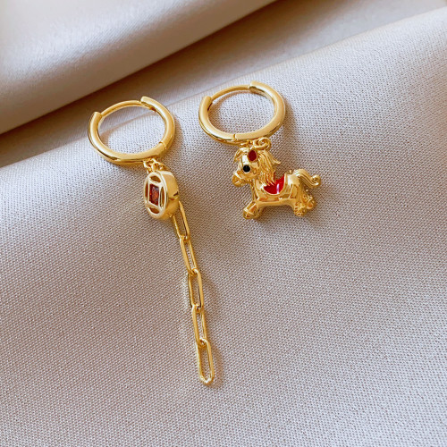 馬上有錢金色小馬錢幣耳環女本命年小衆耳釘不對稱巨好看新年耳飾