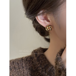 復古氣質美拉德耳釘女2026秋冬新款耳飾輕奢高級感小衆獨特耳環